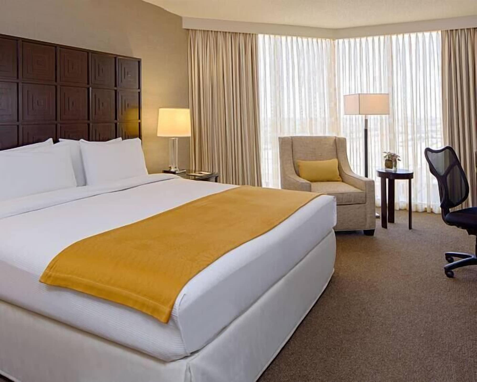 Doubletree By Hilton Hotel Houston Greenway Plaza Zewnętrze zdjęcie