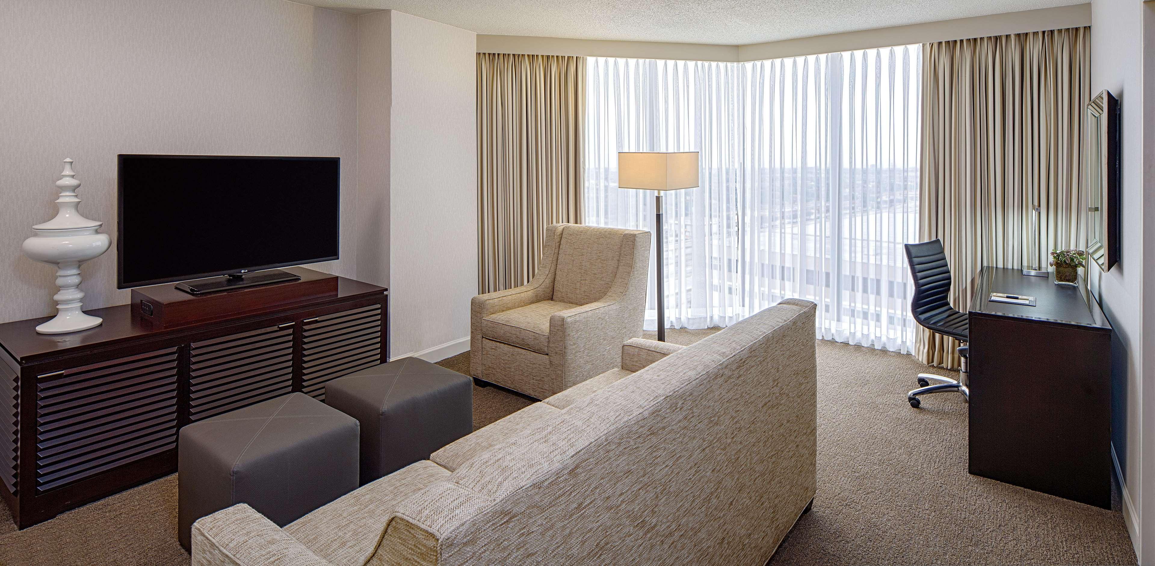 Doubletree By Hilton Hotel Houston Greenway Plaza Zewnętrze zdjęcie