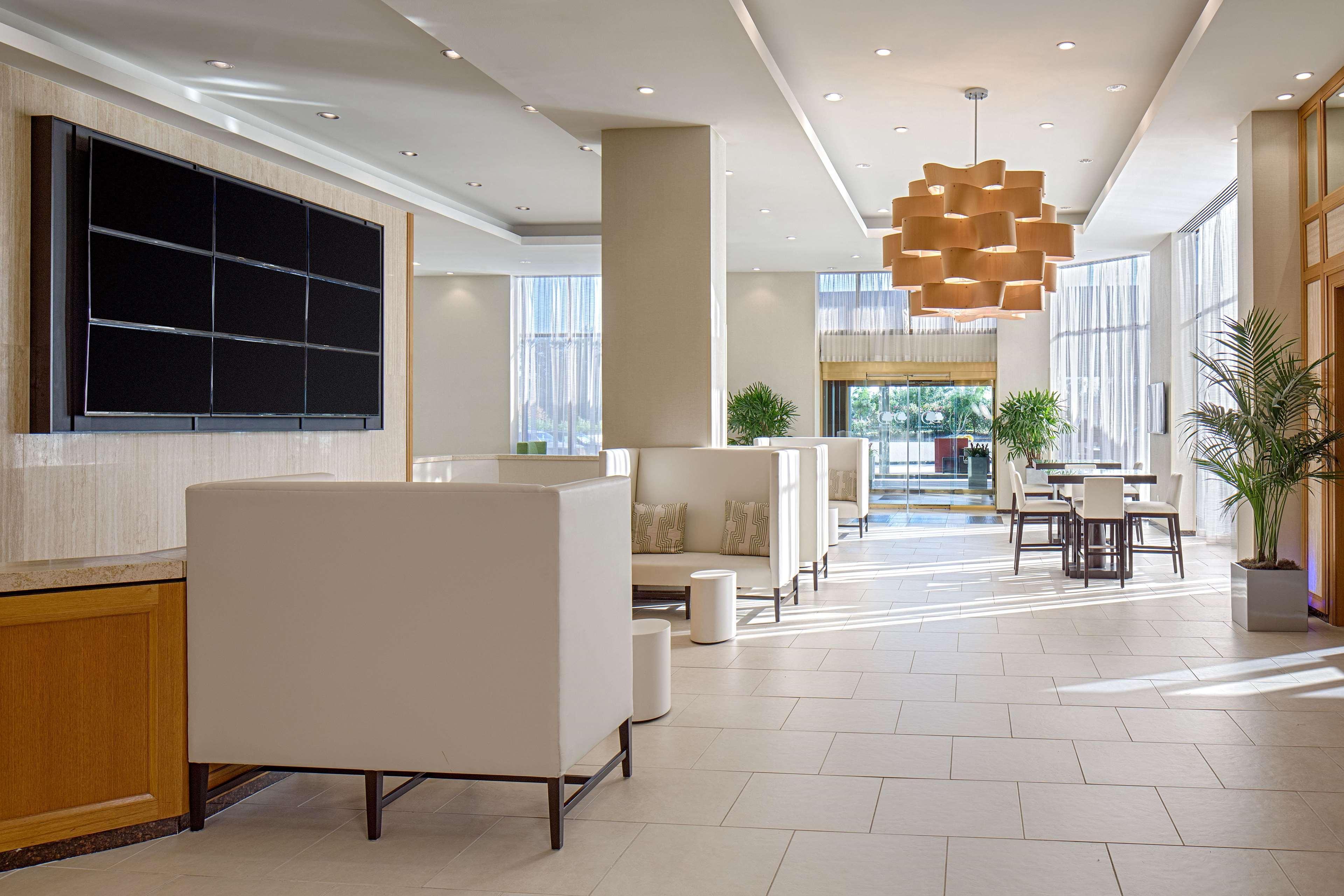 Doubletree By Hilton Hotel Houston Greenway Plaza Zewnętrze zdjęcie