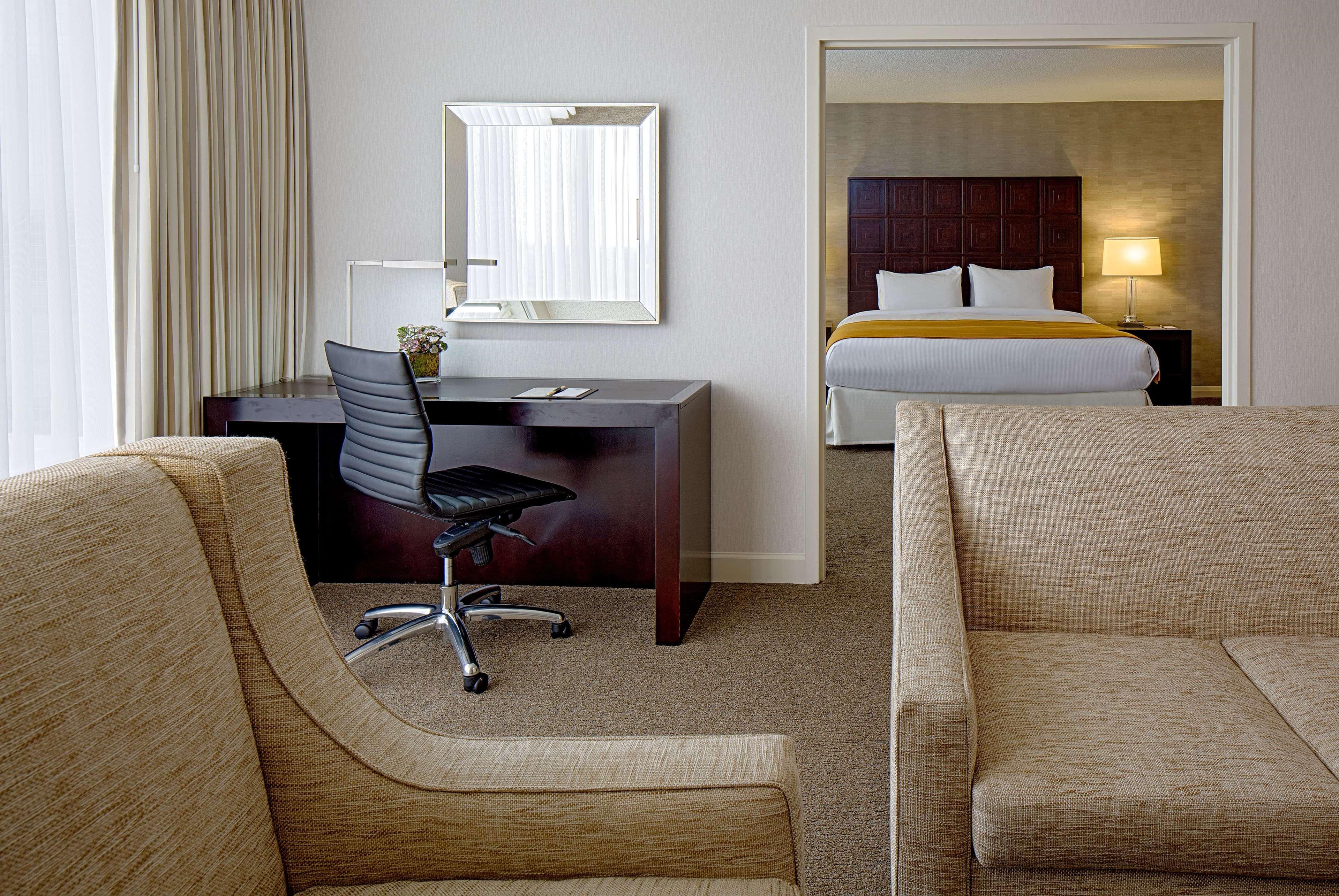 Doubletree By Hilton Hotel Houston Greenway Plaza Zewnętrze zdjęcie